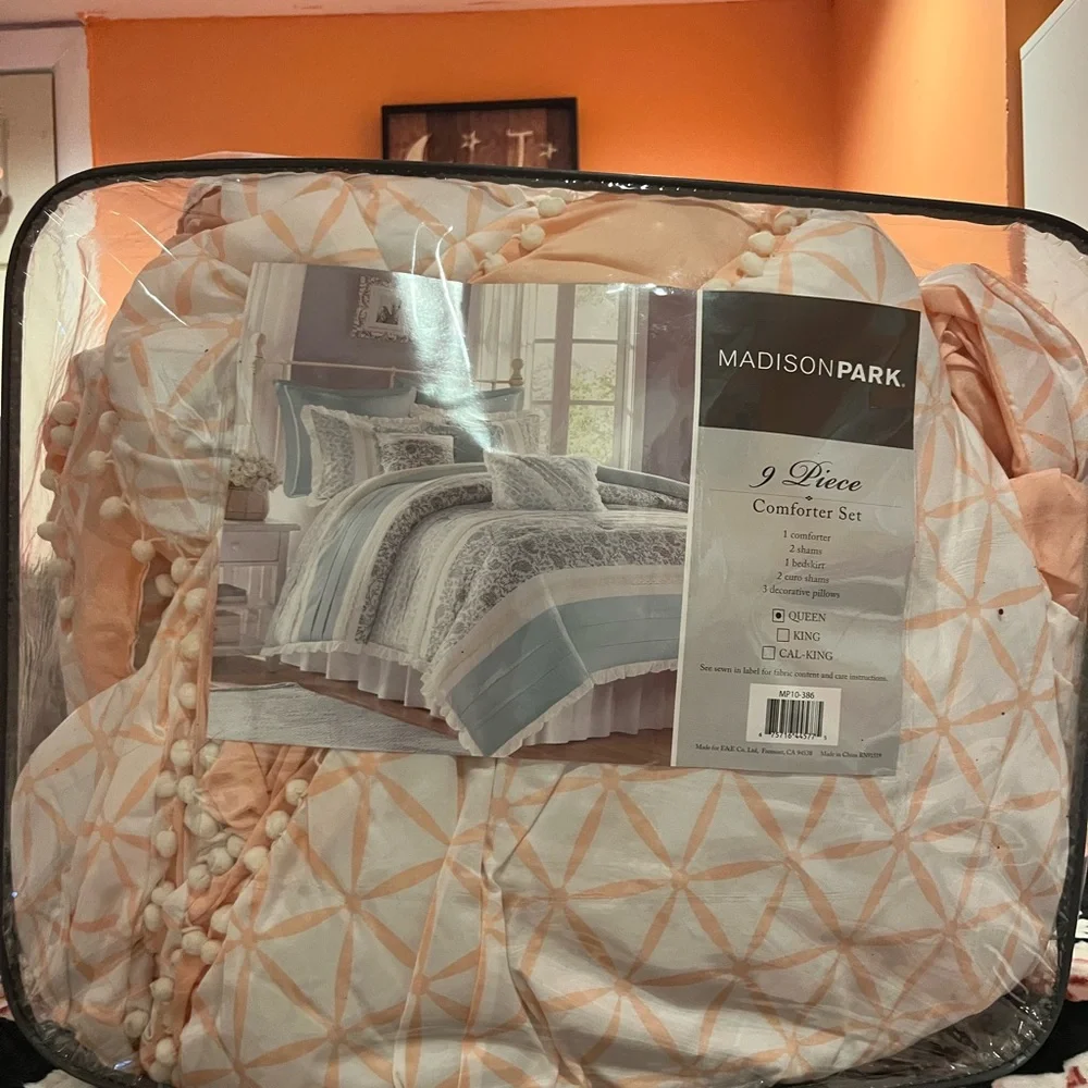 Madison Park Coral And White 6 Piece Comforter Set